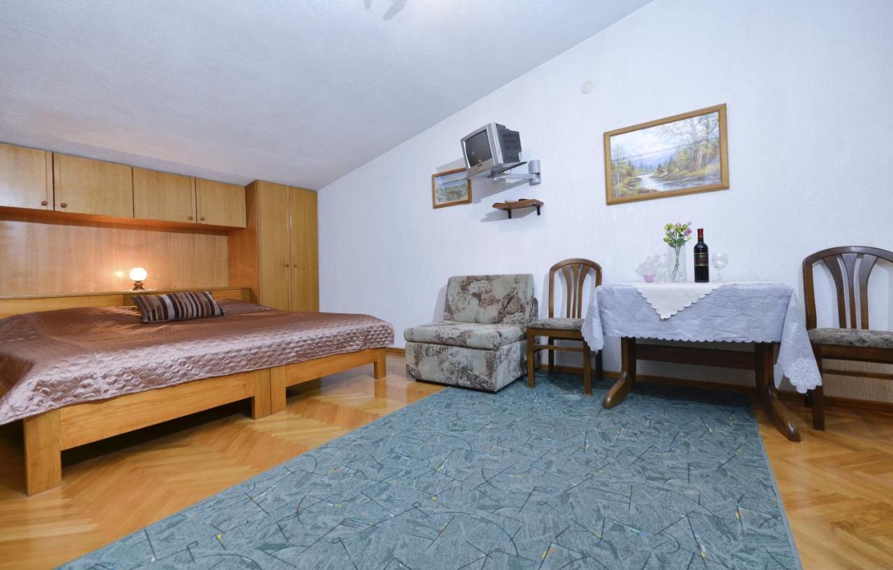 Family Friendly Apartments With A Swimming Pool Baska Voda, Makarska - 12442 Kültér fotó