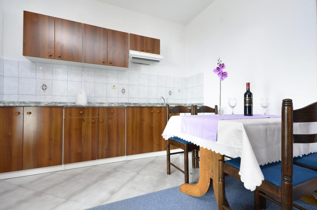 Family Friendly Apartments With A Swimming Pool Baska Voda, Makarska - 12442 Kültér fotó